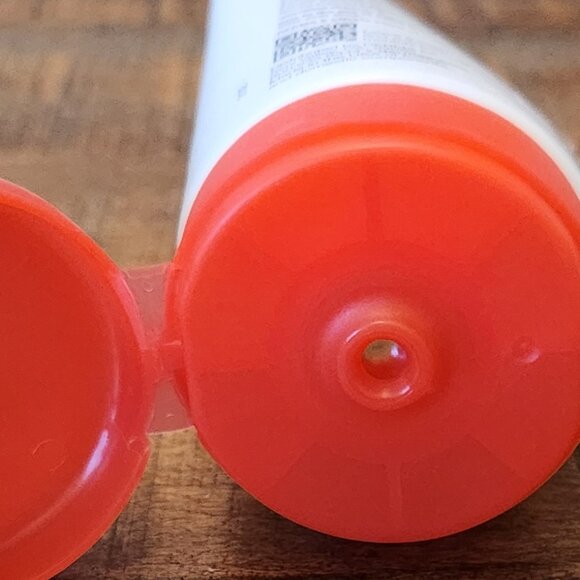 NEW DERMA E Anti-Wrinkle Scrub - Picture 4 of 8